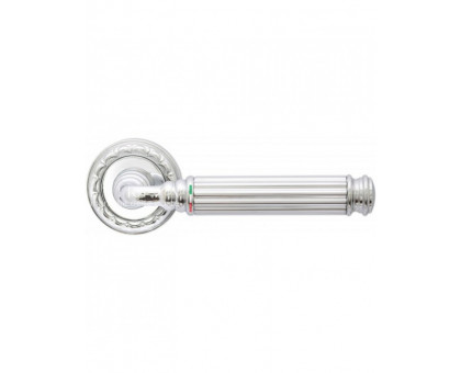 Дверная ручка Extreza "BENITO" (Бенито) 307 на розетке R02 полированный хром F04